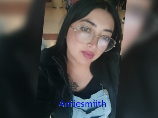 Aniiesmiith