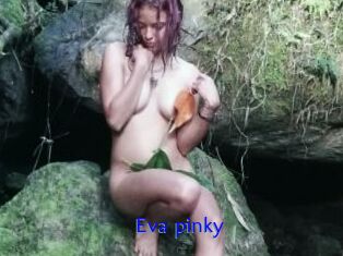 Eva_pinky