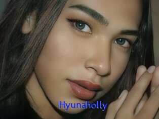 Hyunaholly
