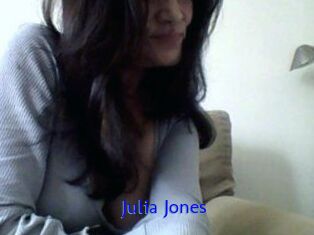 Julia_Jones