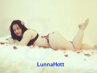 LunnaHott