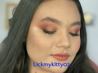 Lickmykitty02