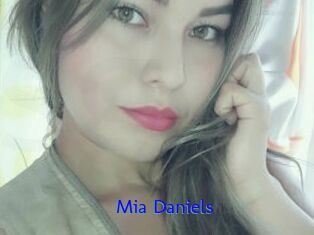Mia_Daniels