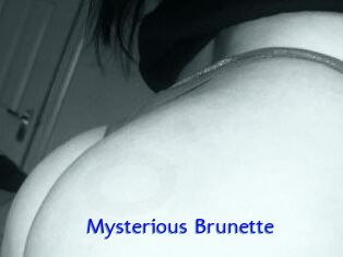 Mysterious_Brunette