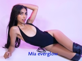 Mia_everglow