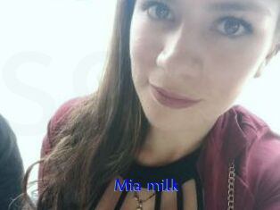 Mia_milk