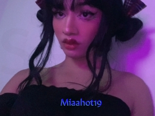 Miaahot19