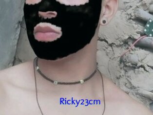 Ricky23cm