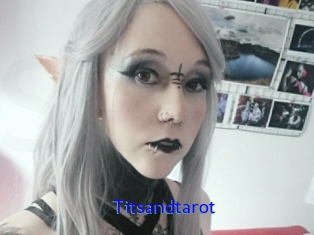 Titsandtarot