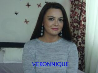 VERONNIQUE_