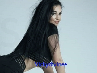 Vickydivinee
