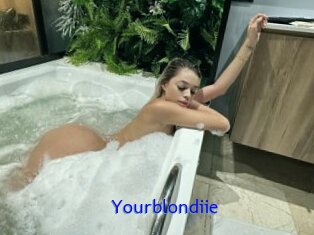 Yourblondiie